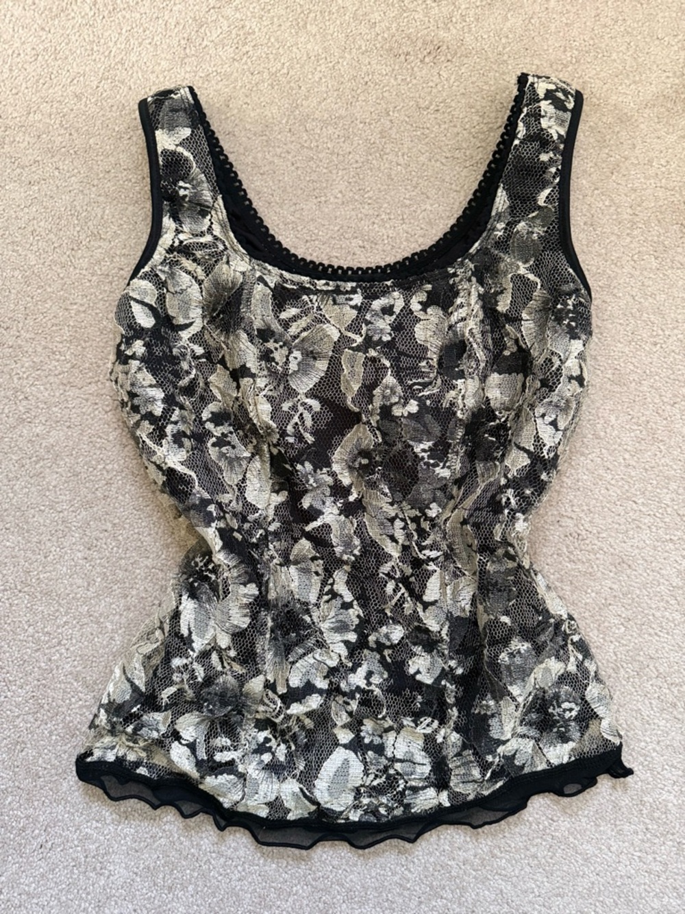 Y2K tank top whimsygoth emo Black and Cream Floral Lace Tank Top Ruffle details - Picture 5 of 9